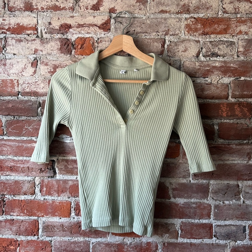 Kotn pastel green collared knit top, size small
